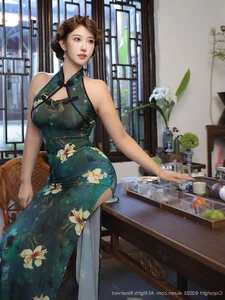 Timeless Oriental Grace: Jin Yun Xi Yuki in Elegant Modern Cheongsam-17