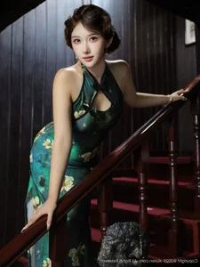 Timeless Oriental Grace: Jin Yun Xi Yuki in Elegant Modern Cheongsam-6