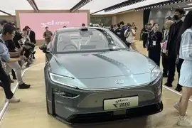 Toyota bZ7: S-Class Sized Electric Sedan, 700km Range. Huawei Tech Stuns!-3