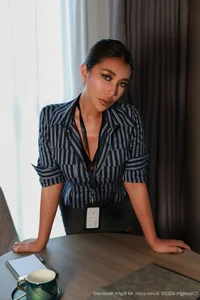 Sophisticated Office Style and Captivating Charisma of Fe - XiuRen No.10670 FE-24