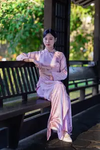 Discover the Grace of Vietnamese Women – A Symbol of Traditional Elegance.-2