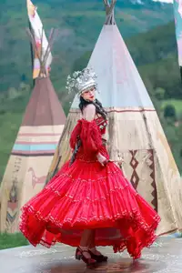 Ethnic Woman in Vibrant Traditional Attire 1000024497-8