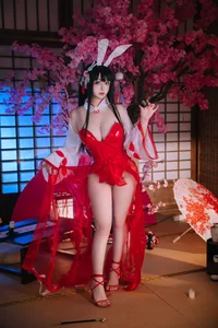 Stunning Azur Lane Oyama Bunny Girl Cosplay by Ri Nai Jiao: Exclusive 47P High-Definition Image Collection for Anime and Gaming Fans-0