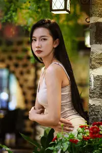 VGU No.182: Discover the elegant modern style of a confident girl with stylish glasses and a contemporary outfit-1