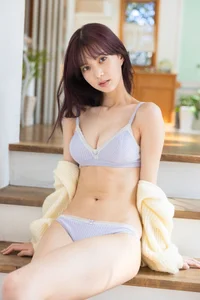 Elegant Riko Matsudaira Digital Photo Book: Stunning Swan-Like Aesthetic and Sophisticated Japanese Portrait Photography in SPA! SPABOOKS Collection (51 Pages)-12