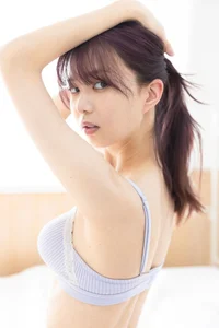 Elegant Riko Matsudaira Digital Photo Book: Stunning Swan-Like Aesthetic and Sophisticated Japanese Portrait Photography in SPA! SPABOOKS Collection (51 Pages)-17