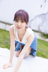 Elegant Riko Matsudaira Digital Photo Book: Stunning Swan-Like Aesthetic and Sophisticated Japanese Portrait Photography in SPA! SPABOOKS Collection (51 Pages)-21