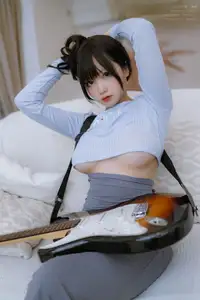 Coser Nyako: Discover the Alluring Guitar Girl Dress (72P - 1V)-15