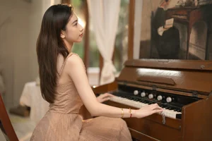 Classic Melodies: Nan Nan in YiTuYu Art Language Vol.8878 Visual Series-0