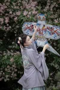 Ethereal Hanfu Beauty in Spring Bloom - YiTuYu Vol.8872 E E Chi Bu Bao-7