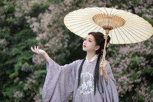 Ethereal Hanfu Beauty in Spring Bloom - YiTuYu Vol.8872 E E Chi Bu Bao-4