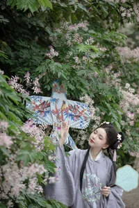 Ethereal Hanfu Beauty in Spring Bloom - YiTuYu Vol.8872 E E Chi Bu Bao-32