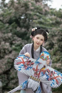 Ethereal Hanfu Beauty in Spring Bloom - YiTuYu Vol.8872 E E Chi Bu Bao-21