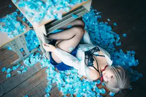 Coser Chunmomo Self-Portrait Part02: Delicate Charms Amidst Dreamy Blue Petals-11