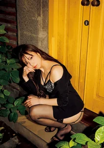 Stunning Visuals of Yuki Arai from her 1st Photobook Muteki no Sugao Part 02 - Elegant Japanese Idol Photography Collection-3