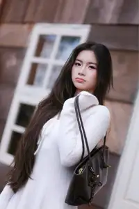 Discover the Unique Fashion Style of a Young Woman Blending Sweetness with Edgy Charm-3