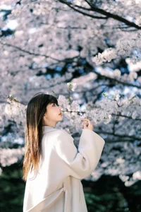 Spring Muse: Elegant Minimalism Amidst the Ethereal Cherry Blossom Bloom-12