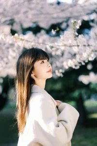 Spring Muse: Elegant Minimalism Amidst the Ethereal Cherry Blossom Bloom-16