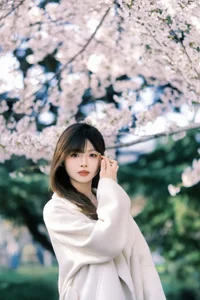 Spring Muse: Elegant Minimalism Amidst the Ethereal Cherry Blossom Bloom-11