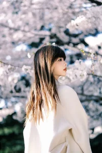 Spring Muse: Elegant Minimalism Amidst the Ethereal Cherry Blossom Bloom-13