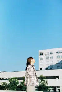 Discover Xiao Ming's Captivating Charm in YiTuYu Vol.8794: Natural Beauty Amidst Lush Greenery.-11