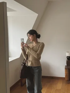 5 Chic Ways to Style Wide-Leg Jeans: Korean Fashion Trends and Outfit Inspiration for Women in 2026-7