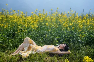 Elegant Spring Fashion Portraits: YiTuYu Art Language Vol.9349 Featuring Nan Er – New Wave Aesthetic Photography Collection-12