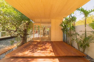 Modern Minimalist Glass and Wood Forest Retreat: A Serene One-Story Sanctuary for Slow Living and Nature Immersion-2