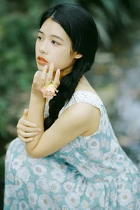 The Art of Summer: Long Xing Er’s Ethereal Portrait Series-17