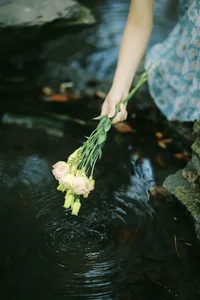 The Art of Summer: Long Xing Er’s Ethereal Portrait Series-15