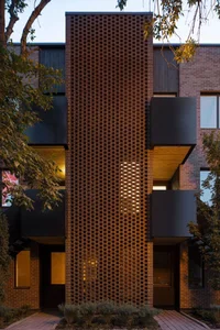 Modern Facade Sunshade Solutions: Elevating Aesthetic and Cooling Efficiency for Urban Homes-5