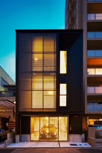 Modern Facade Sunshade Solutions: Elevating Aesthetic and Cooling Efficiency for Urban Homes-2