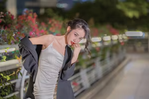 Charming Urban Beauty in White Dress: YiTuYu Art Language Vol.8272-9