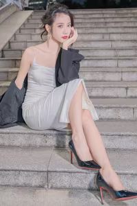 Charming Urban Beauty in White Dress: YiTuYu Art Language Vol.8272-3