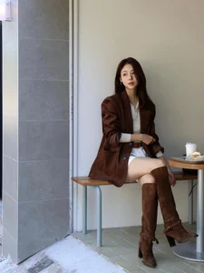 5 Chic and Warm Spring Outfit Ideas for 2026: Minimalist Fashion Inspiration for Sunny Days and Festive Celebrations-5