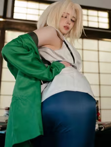 Alluring Tsunade Cosplay, Legendary Hokage's Charm-2
