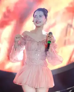 Lâm Vỹ Dạ's Stunning Transformation: Upgraded Beauty and Radiant Aura After 14kg Weight Loss!-5