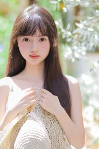 Elegant Japanese Aesthetic Photography: YiTuYu Art Language Vol.9124 Featuring Model Bo Luo You Dian Tian – Soft Portrait Inspiration and Timeless Style-21