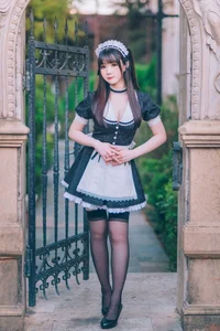 Stunning Shimos Maid Collection Part02 Featuring Coser Shimo: Aesthetic Maid Cosplay Photography and Elegant Portrait Inspiration for Fans and Creators-14