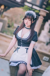 Stunning Shimos Maid Collection Part02 Featuring Coser Shimo: Aesthetic Maid Cosplay Photography and Elegant Portrait Inspiration for Fans and Creators-27