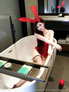 Stunning Red Skirt Style: Tian Ni's Exclusive Photoshoot - XiuRen No.10907 Elegant Portrait Series-3