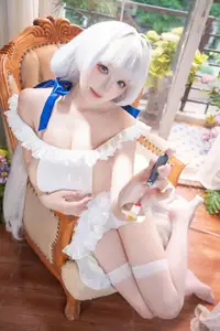 Coser Gua Xi Jiang as Illustrious Azur Lane: Graceful and Alluring Beauty-3