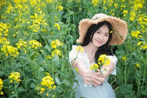 Xiao Nan in Golden Rapeseed Fields: YiTuYu Art Language Vol.9190 Photography Collection-2