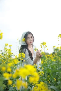 Xiao Nan in Golden Rapeseed Fields: YiTuYu Art Language Vol.9190 Photography Collection-9