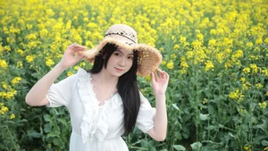 Xiao Nan in Golden Rapeseed Fields: YiTuYu Art Language Vol.9190 Photography Collection-10