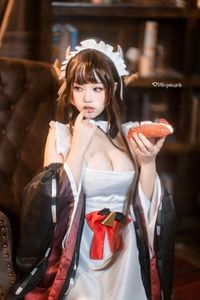 Coser Qiqi Nanako: Adorable Cow Maid Cosplay Captivates Fans-7