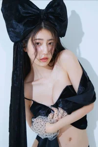 Stunning Portrait Photography Featuring Natsuki Abe: FRIDAY Monthly Girl 053 Exclusive Part 02 Visual Collection and Aesthetic Fashion Inspiration-11