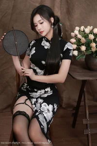 Timeless Elegance: Reimagining Modern Qipao and Black Silk Aesthetics with Nan Qiao-30