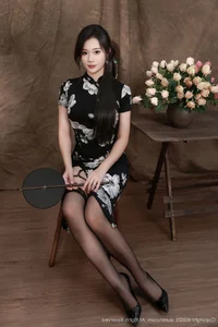 Timeless Elegance: Reimagining Modern Qipao and Black Silk Aesthetics with Nan Qiao-7