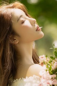 Gentle Beauty: Girl in Pristine White Dress with Pink Rose Bouquet Amidst Nature, Elegant Summer Style 1000019683-12